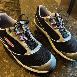 MBT Kimondo Brand Silver and Black